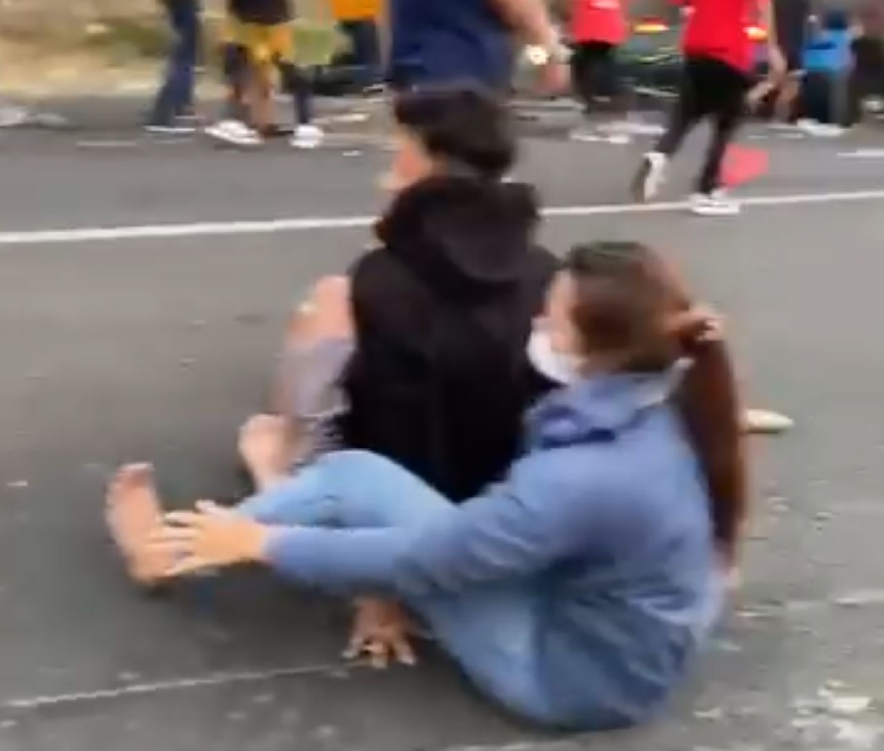 Truk Alami Rem Blong Tabrak Penonton Karnaval di Pacet, Tiga Tewas