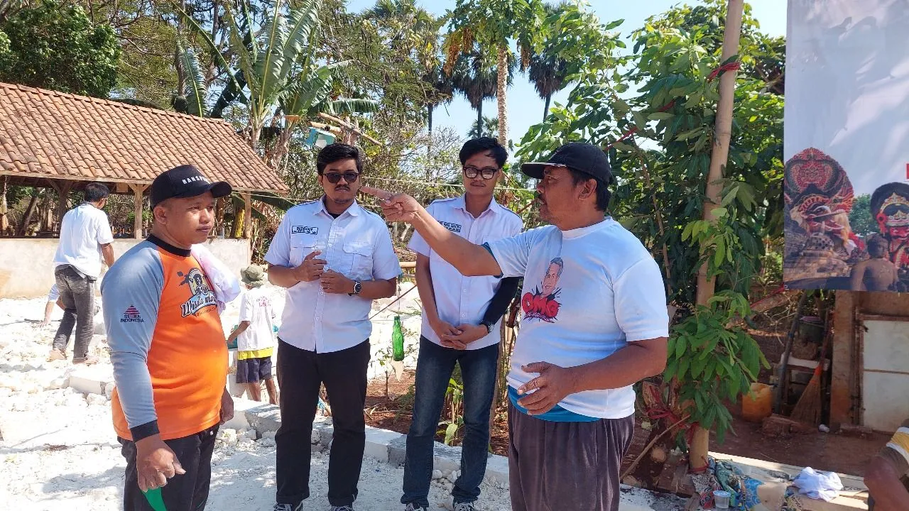 Sosalisasi Ganjar Pranowo, Orang Muda Ganjar Jatim Bangun Jalan di Semanding Tuban