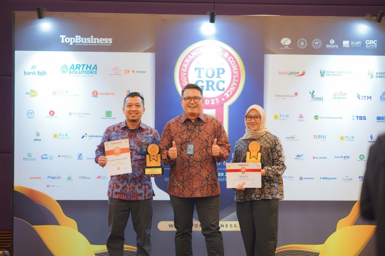 PT SIER Raih Dua Penghargaan TOP GRC Award 2023