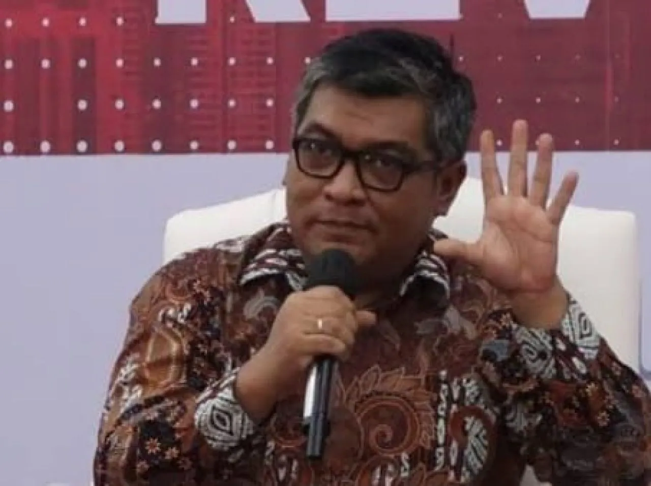 Pengamat Unair: Pencalonan Prabowo-Gibran Penegasan Rangkaian Penyalahgunaan Kekuasaan