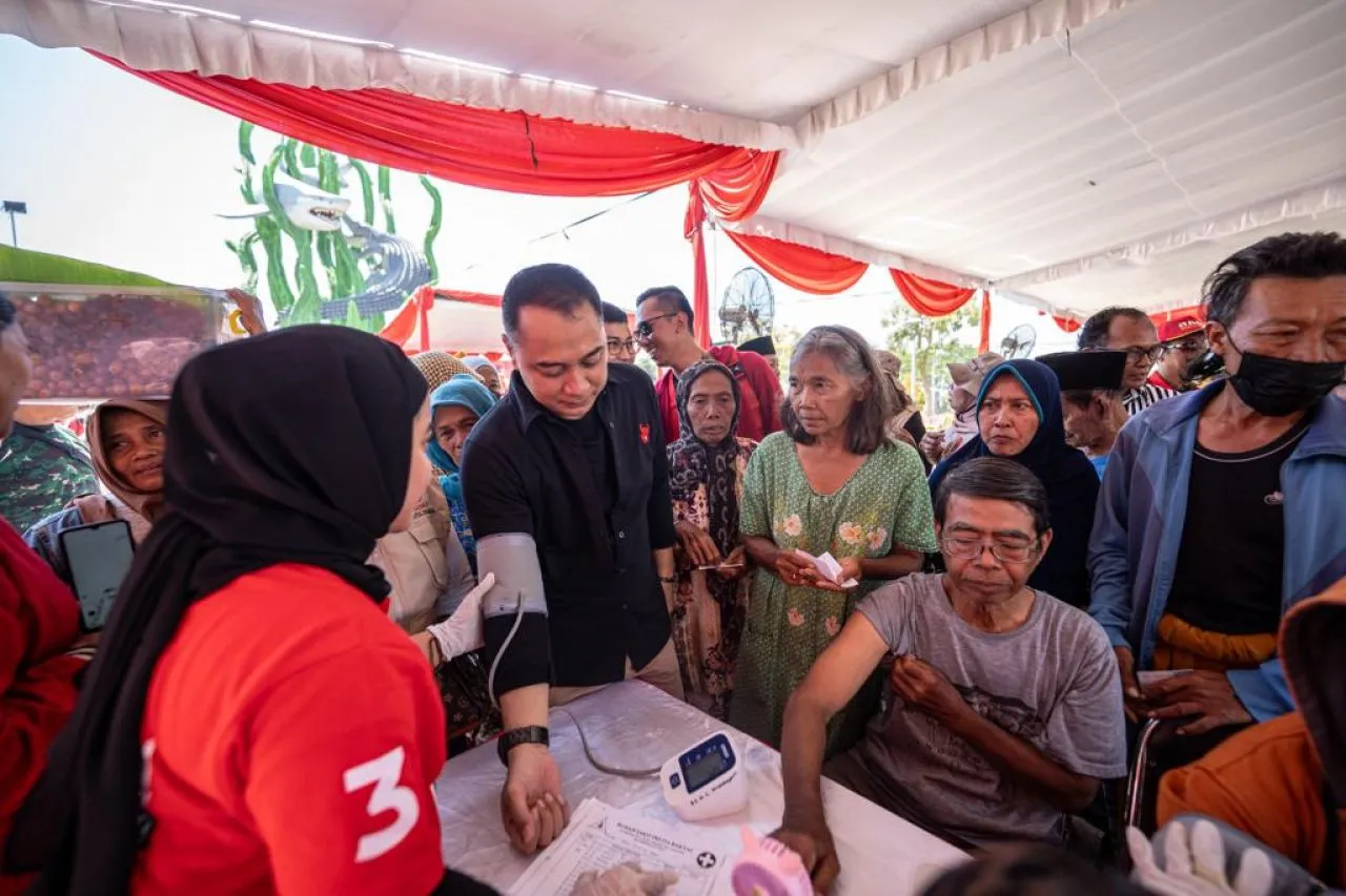 PDIP Gelar Baksos Kesehatan di Surabaya, Kru Kapal Malahayati Terkesan: Kotanya Top!