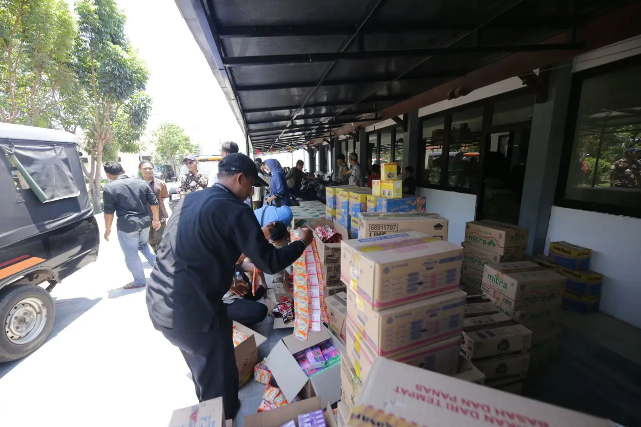 Ratusan Toko Kelontong di Surabaya Terima Bantuan Dana Bagi Hasil Cukai Tembakau