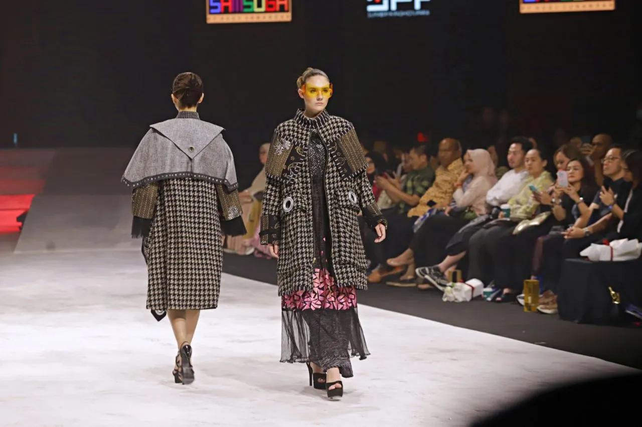 Wow, 80 Desainer Ramaikan Surabaya Fashion Parade