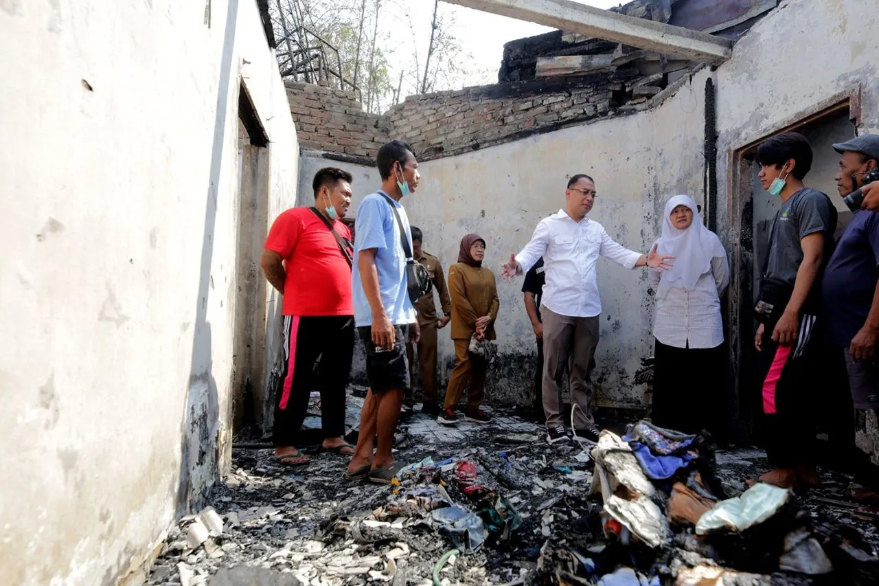 Perbaikan Rumah Korban Kebakaran Putat Jaya, Wali Kota Eri: 10 Hari Rampung
