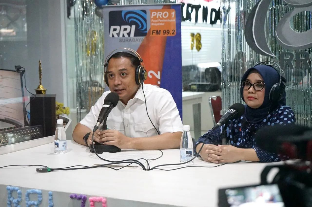 Wali Kota Eri Cahyadi Jadi Penyiar Radio Dadakan di Hari Radio Nasional