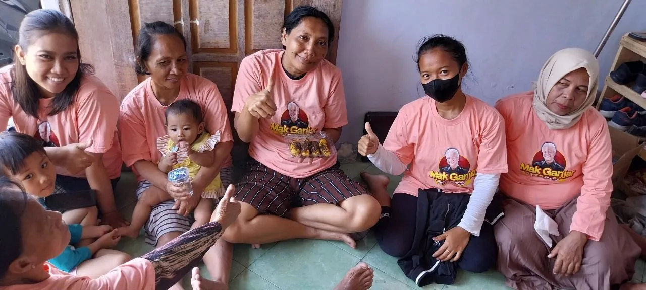Peduli Ekonomi Keluarga, Mak Ganjar Latih Ibu-Ibu di Kediri Membuat Pisang Cokelat