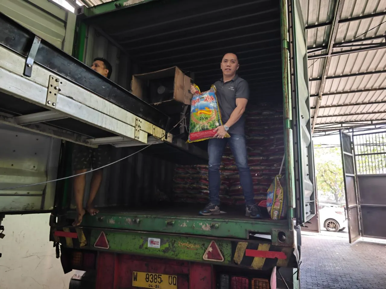 Pengusaha Joy Sanjaya Tjwa Luncurkan Beras Kemasan Plastik Khusus