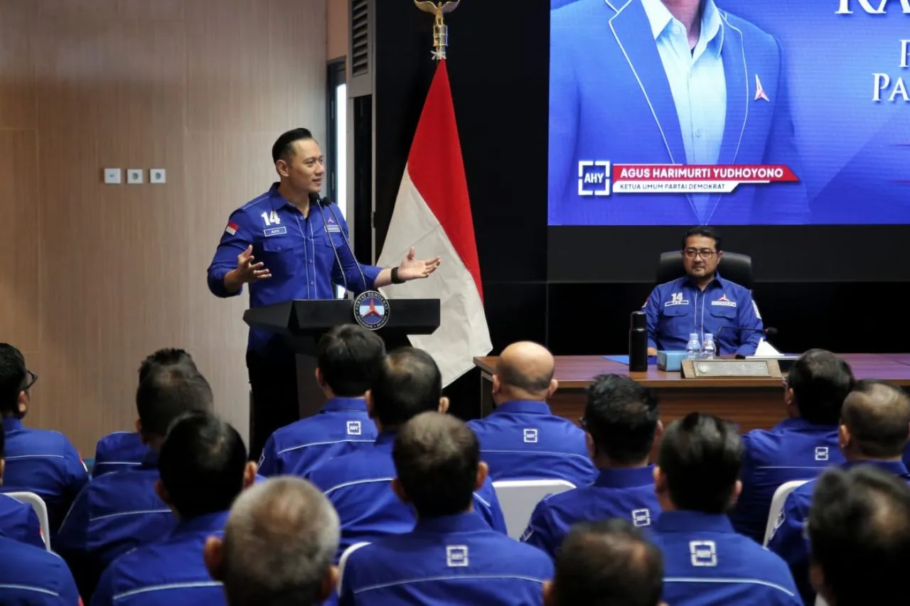 Gelar Rapat Pleno, Demokrat Usulkan Khofifah Cawapres Prabowo