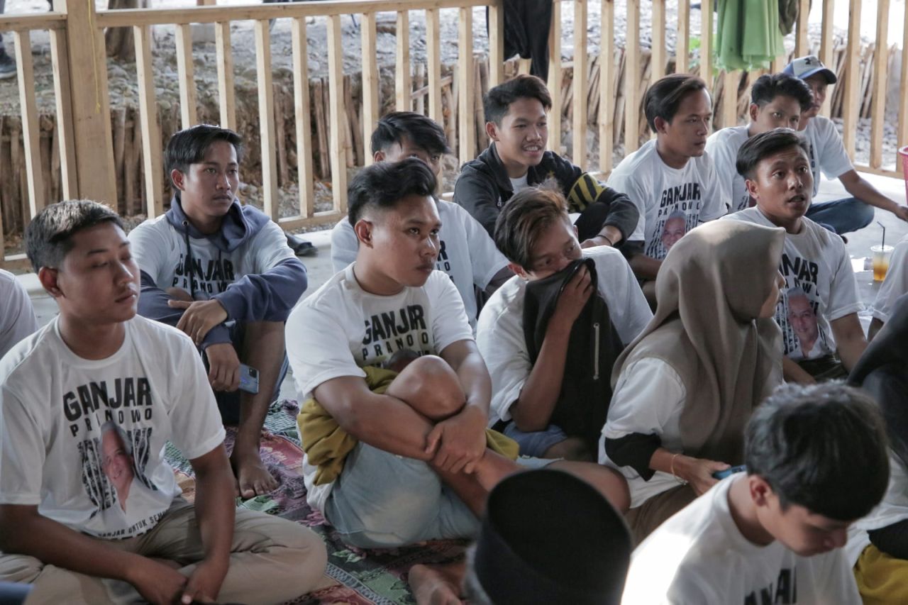 Nelayan Pesisir Ganjar Berikan Edukasi Sosial Media Guna Menangkal Penyebaran Informasi Hoax