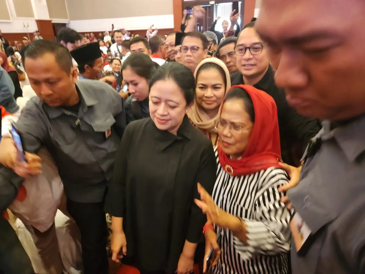 Pamit Jadi Cawapres Prabowo, PDIP Kaji Sikap Politik Gibran