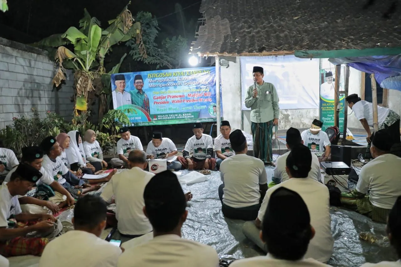 Pasangan Ganjar-Mahfud Dapat Respons Positif dari Kiai Kampung di Mojokerto Saat Acara Kiai Muda Jatim