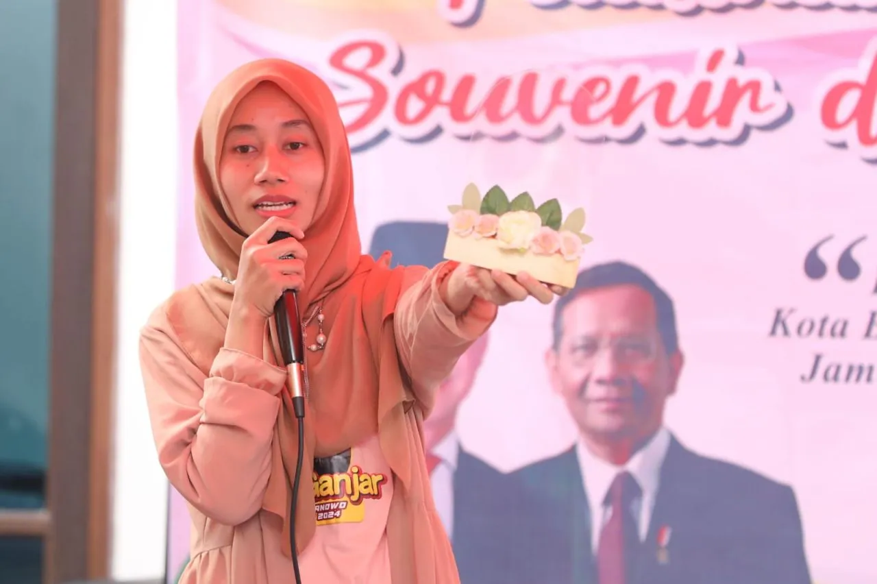 Dorong Kreativitas Perempuan, Mak Ganjar Jatim Gelar Pelatihan Kreasi Souvenir dari Akrilik