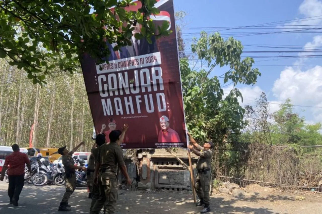 Baliho Ganjar-Mahfud di Bali Dicopot Saat Kunjungan Jokowi, PDIP: Jangan Ganggu Kandang Banteng