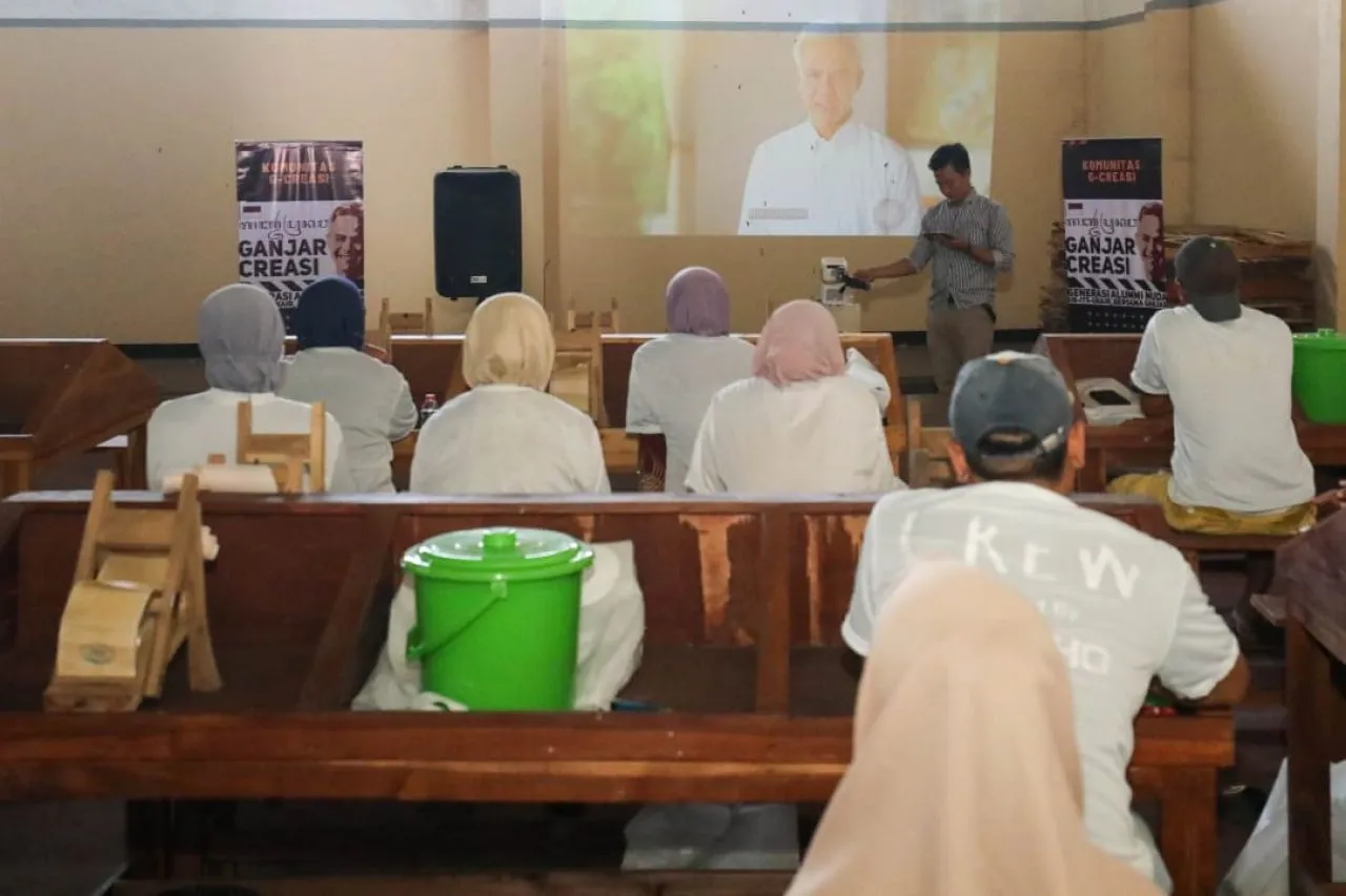 Ciptakan Tenaga Kerja Terampil, Ganjar Creasi Bantu Pelatihan Melinting Tembakau di Malang