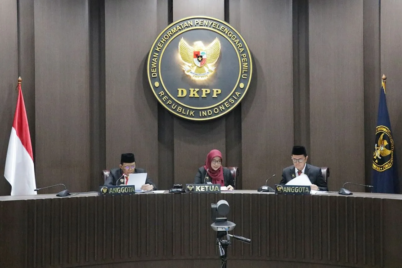 Putusan DKPP: Ketua Bawaslu Kota Surabaya Diberhentikan