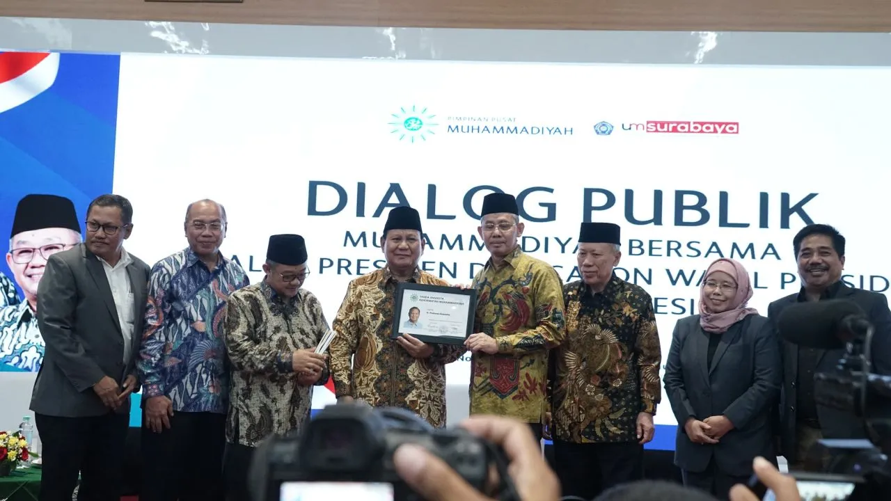 Selain Probowo, Ganjar dan Anies Juga Terima Kartu Anggota Kehormatan Muhammadiyah