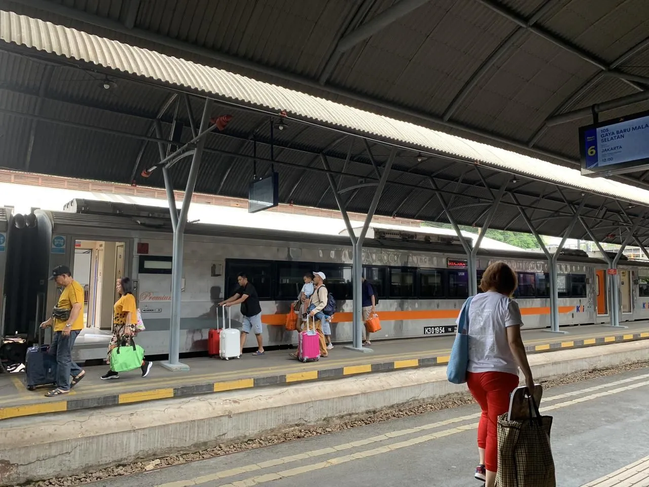 KAI Tambah Emam KA Jarak Jauh Selama Nataru 2023, Ini Rute dan Jam Keberangkatannya