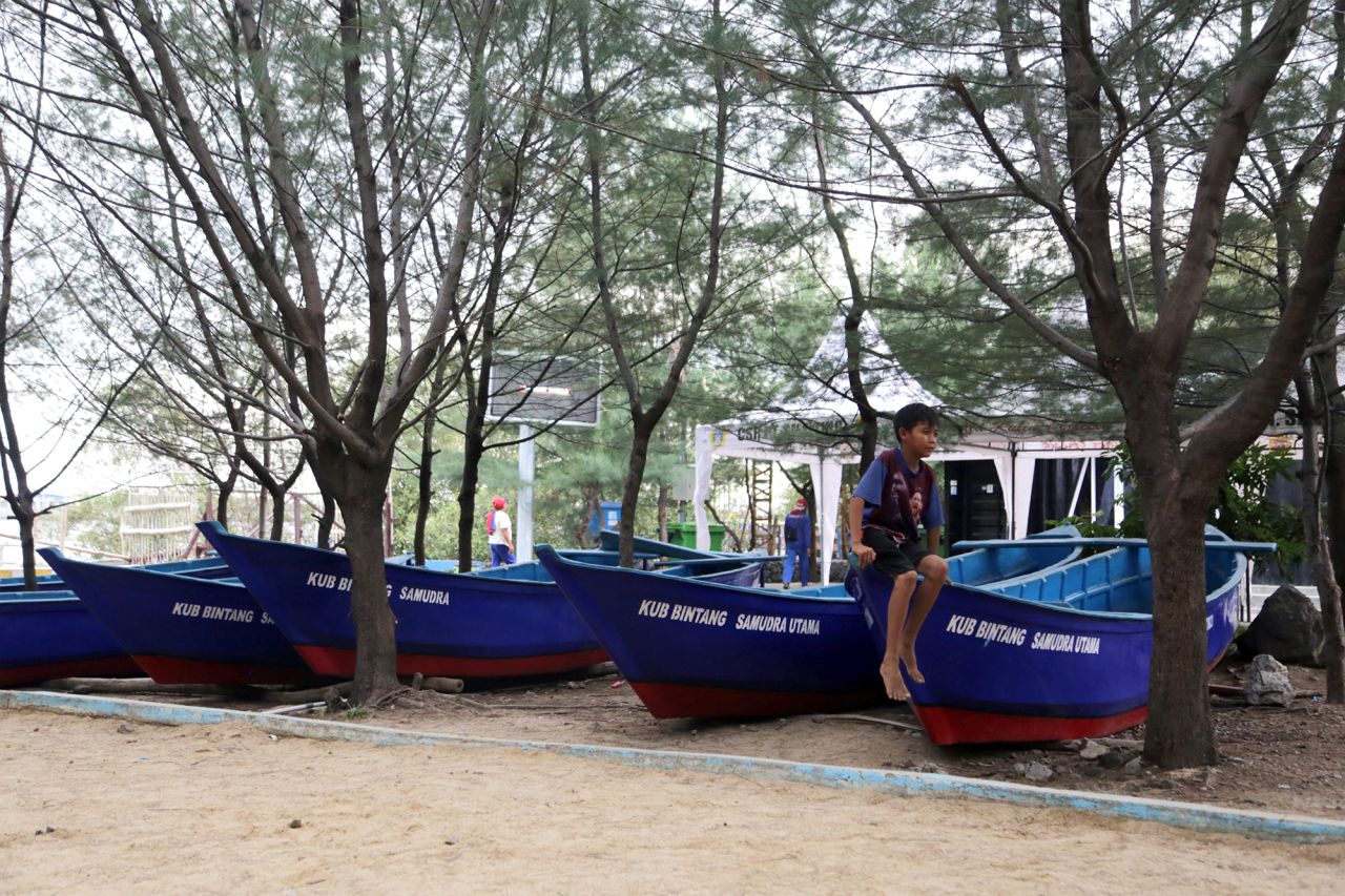 Nelayan di Tiga Kecamatan Ini, Terima Bantuan Ratusan Alat Tangkap Ikan