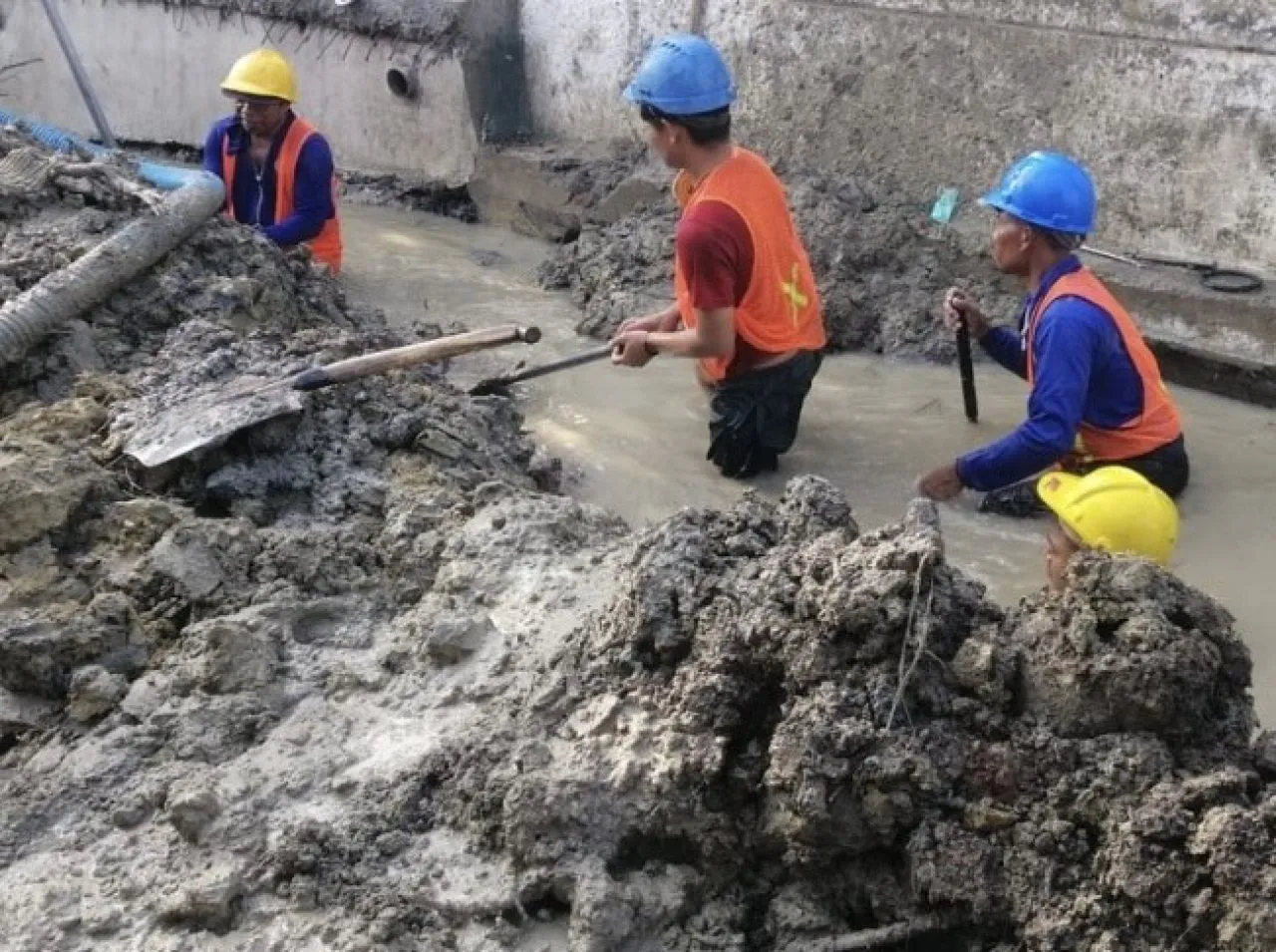 Cegah Banjir di Surabaya Barat, Pemkot Bersama PDAM Geser Pipa di Manukan