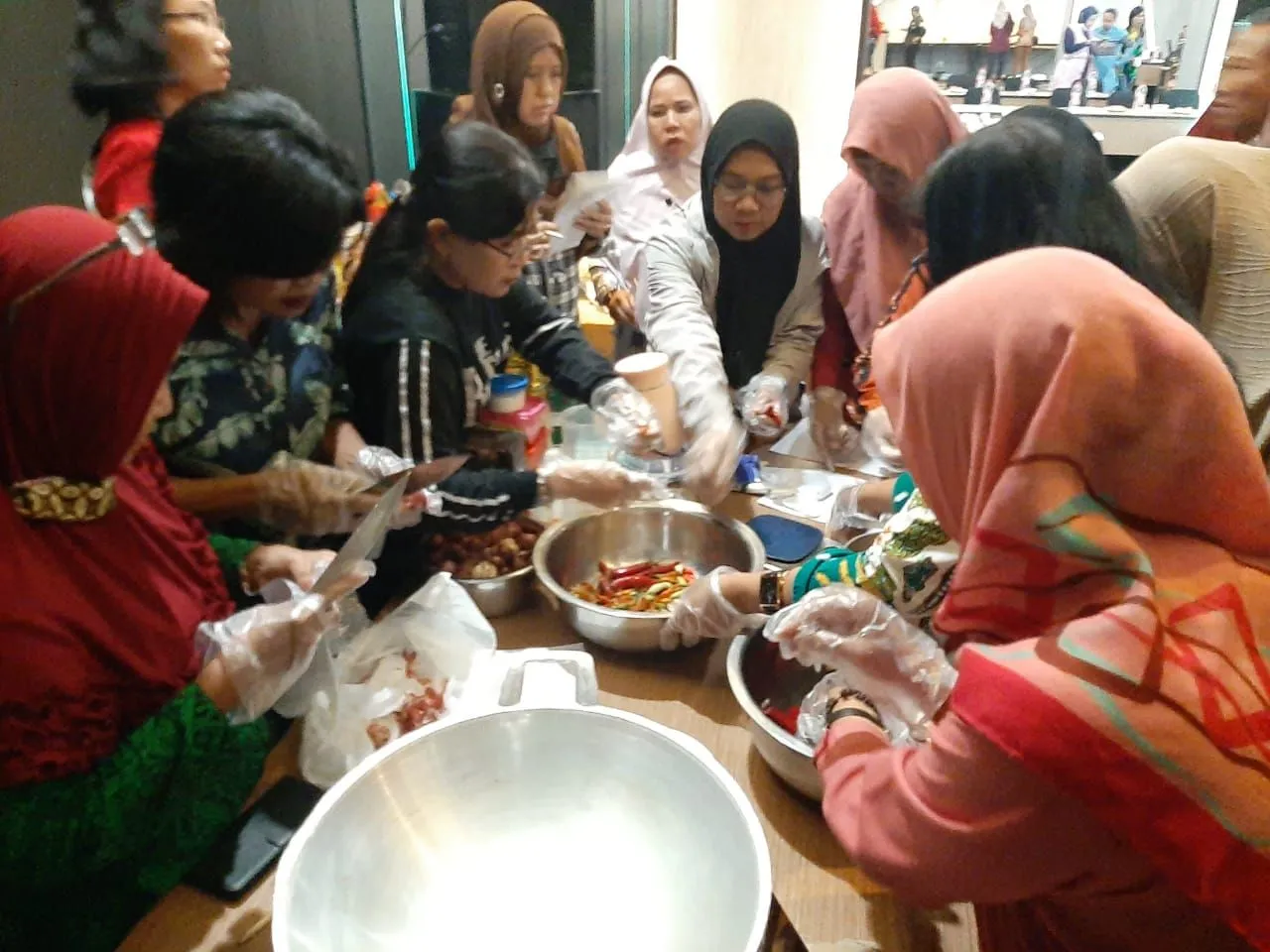 Agatha Gelar Pelatihan Produk Olahan Sambal Sebagai Peluang Bisnis Emak - emak