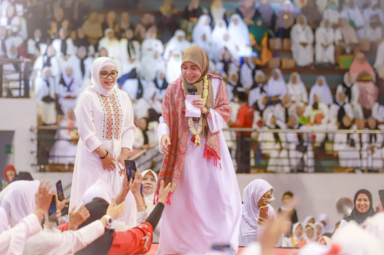 Perempuan Tonggak Negara, Agatha Retnosari: Ganjar-Atikoh Model Keluarga Ideal Indonesia Masa Kini