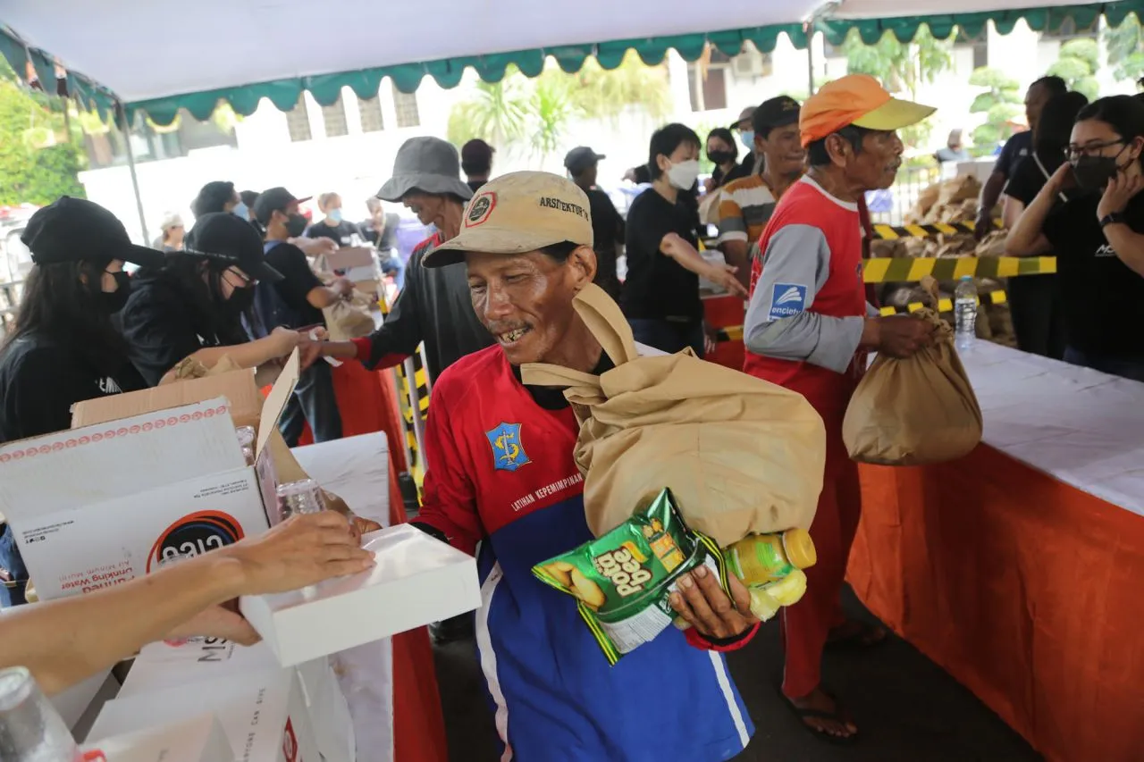 Jelang Natal 2024, Gereka Mawar Sharon Bagikan Ribuan Paket Sembako