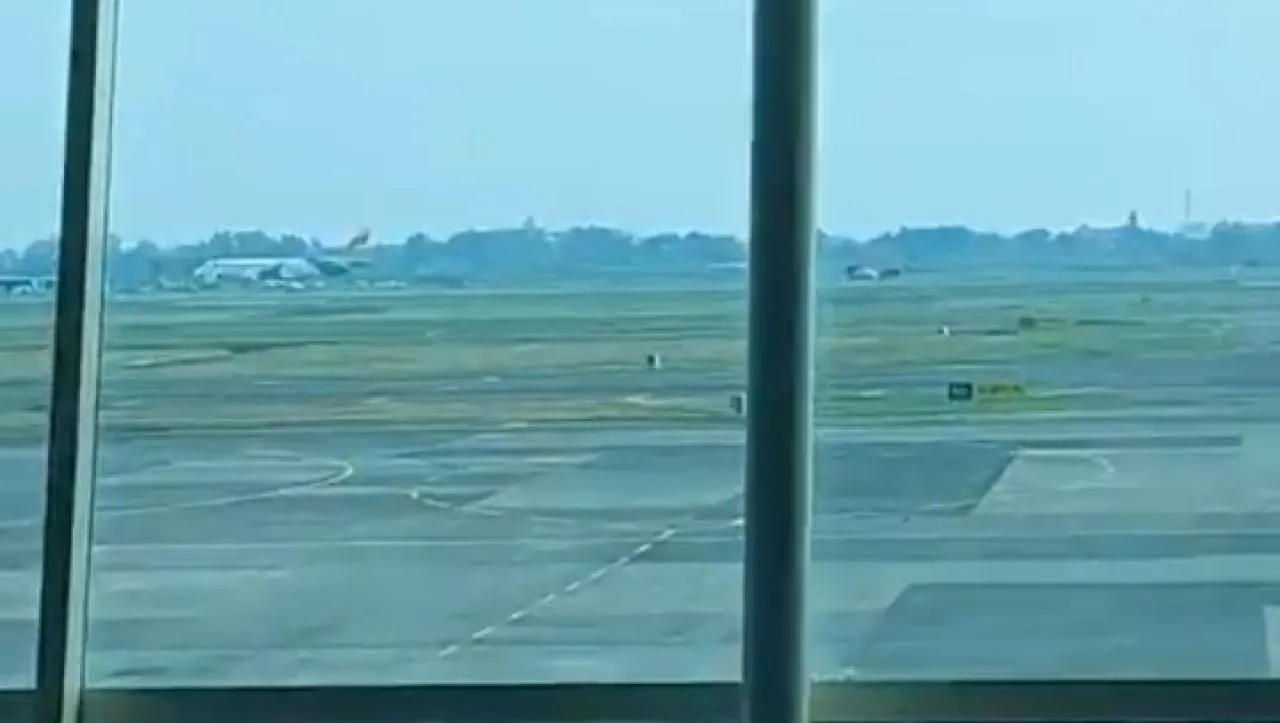 Gegara Ini, Pesawat Pelita Air Diarahkan Parkir Terisopasi Bandara Juanda