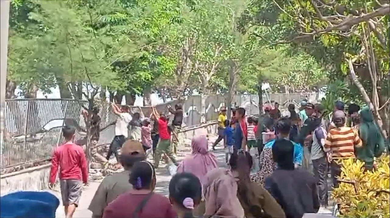 Pemkot Surabaya Polisikan Pelaku Perusakan Pagar di Pantai Batu-batu Kenjeran