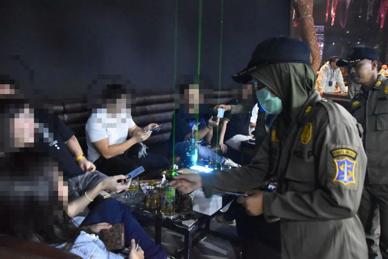 Gelar Razia Gabungan, Satpol PP Surabaya Dapati 5 Orang Positif Narkoba
