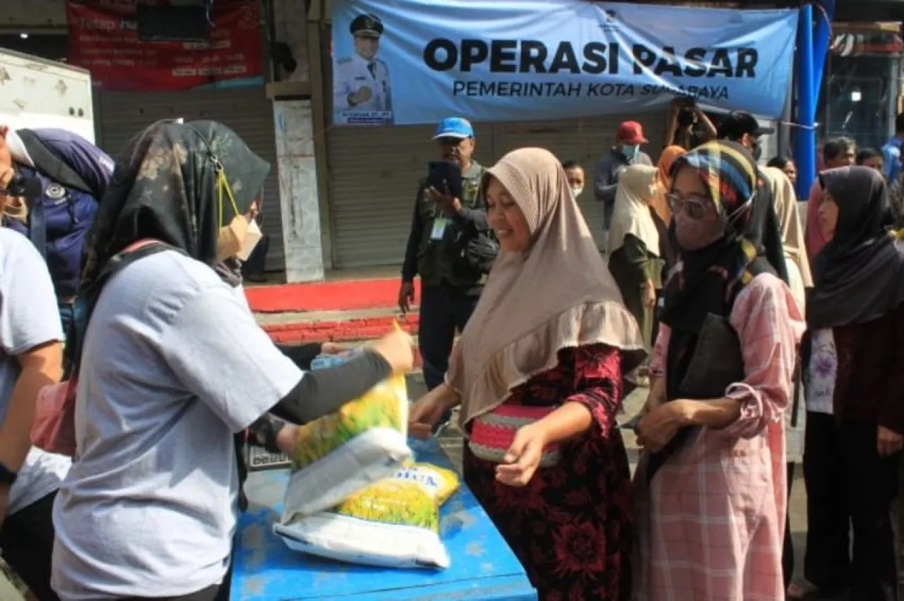 Atasi Kenaikan Harga Bahan Pokok, Pemkot Surabaya Optimalkan Gerakan Pasar Murah