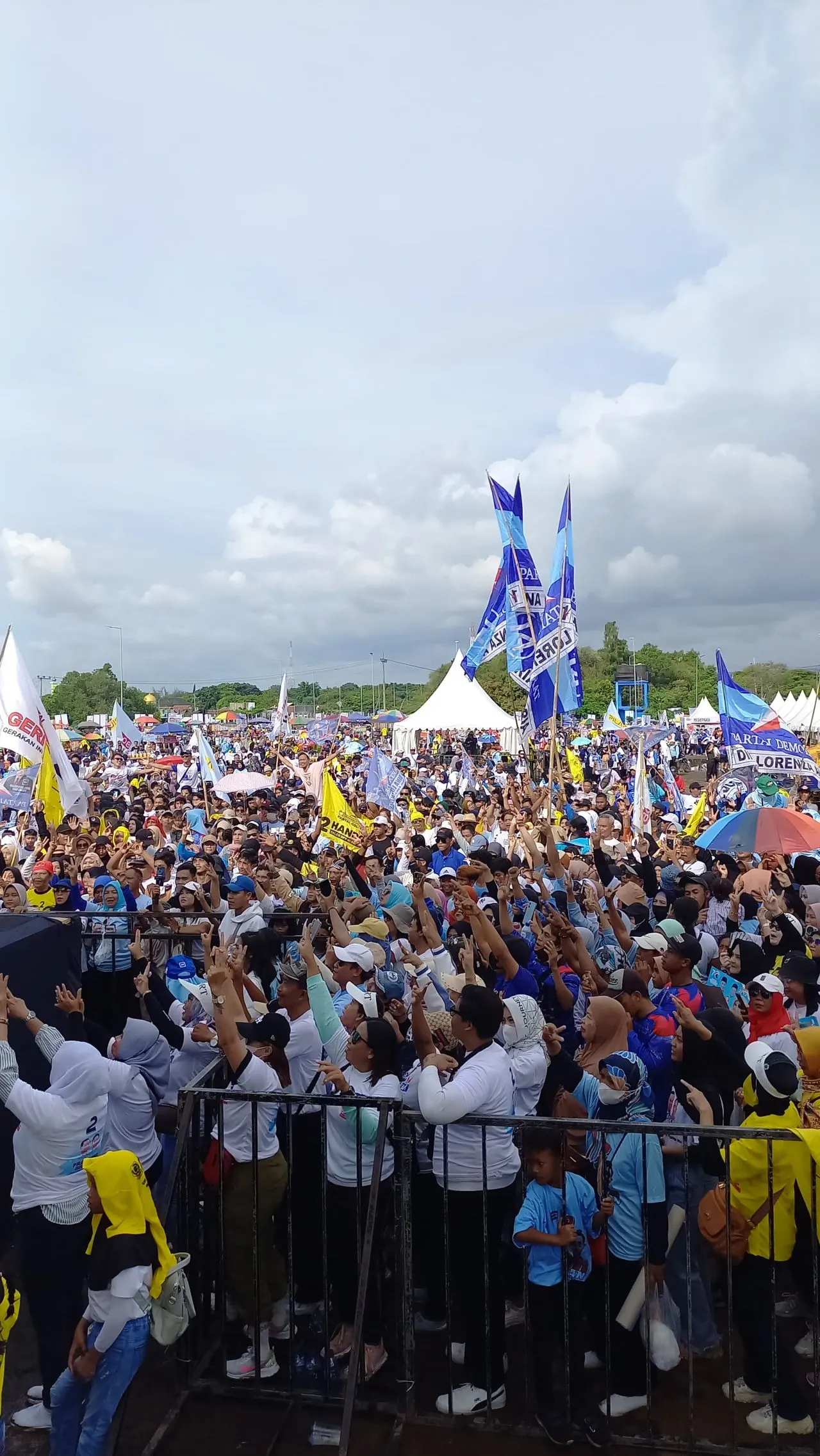 Ribuan Pendukung Prabowo - Gibran di Banyuwangi Deklarasi Menang Satu Putaran