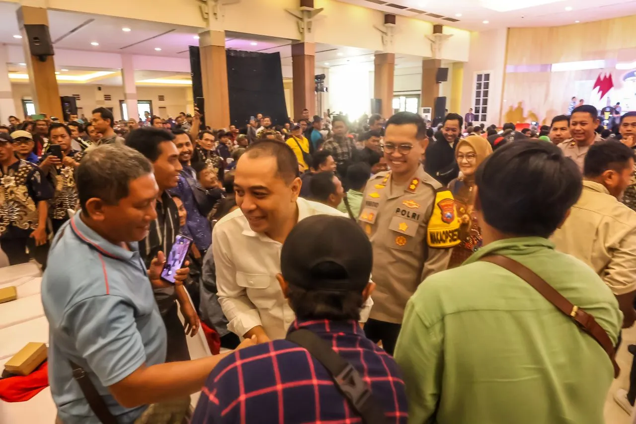 Jelang Coblosan Pemilu 2024, Wali Kota Eri Cahyadi Kumpulkan Petugas Ketertiban TPS se-Surabaya