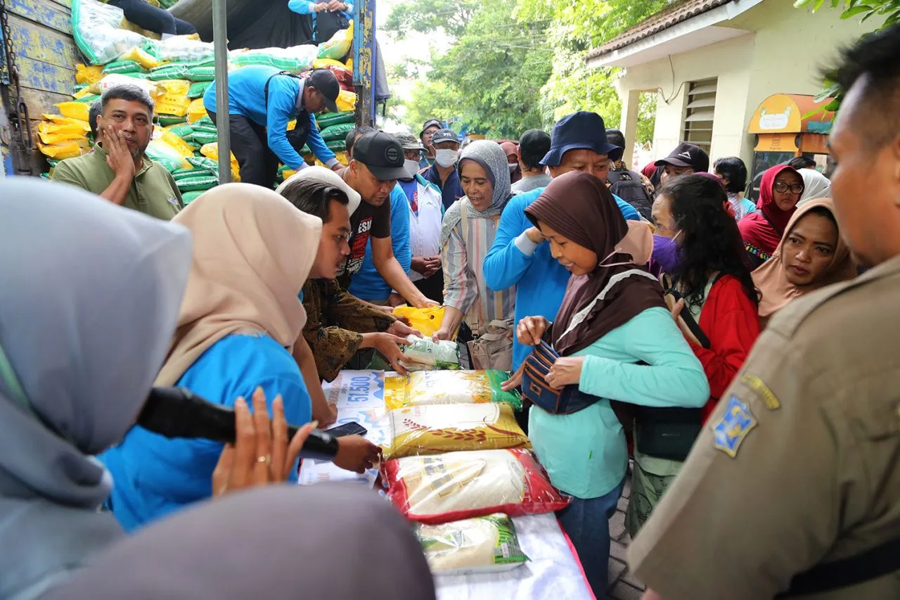 Pemkot Surabaya Gelar Gerakan Pangan Murah di Rusun Penjaringansari