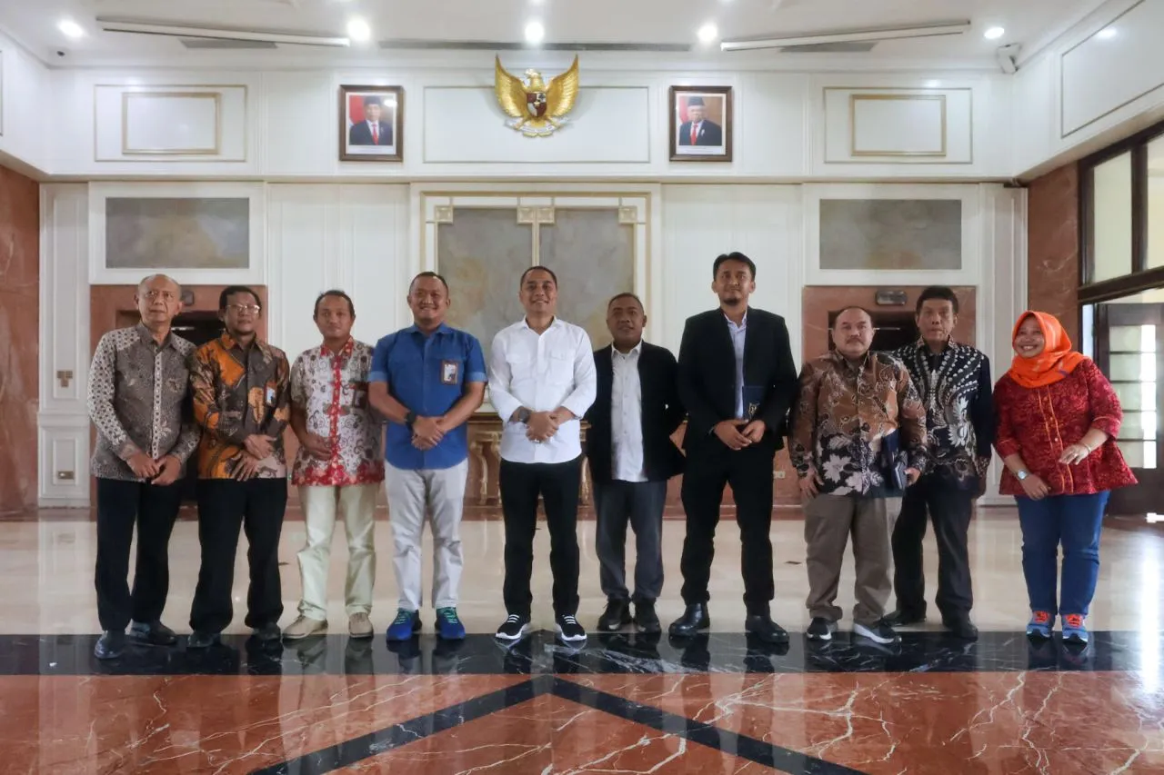 Wali Kota Eri Lantik 3 Bawas PD Pasar Surya