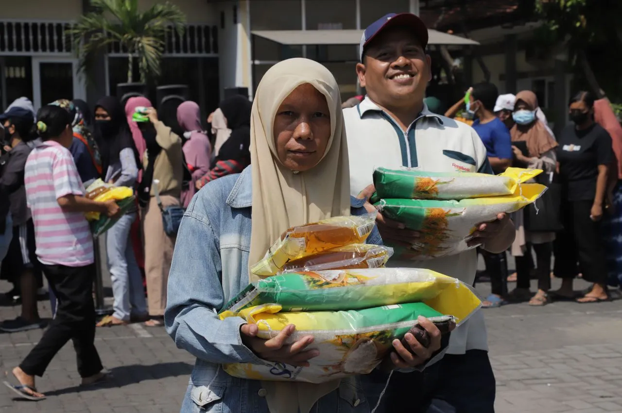Kabar Gembira! Warga Surabaya Bisa Belanja Hemat di Pasar Murah Ramadan