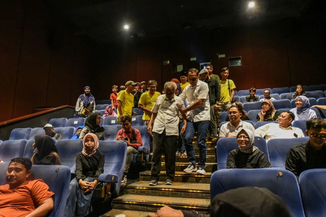 Film "Kartolo Numpak Terang Bulan": Cermin Kehidupan dan Karakter Warga Surabaya