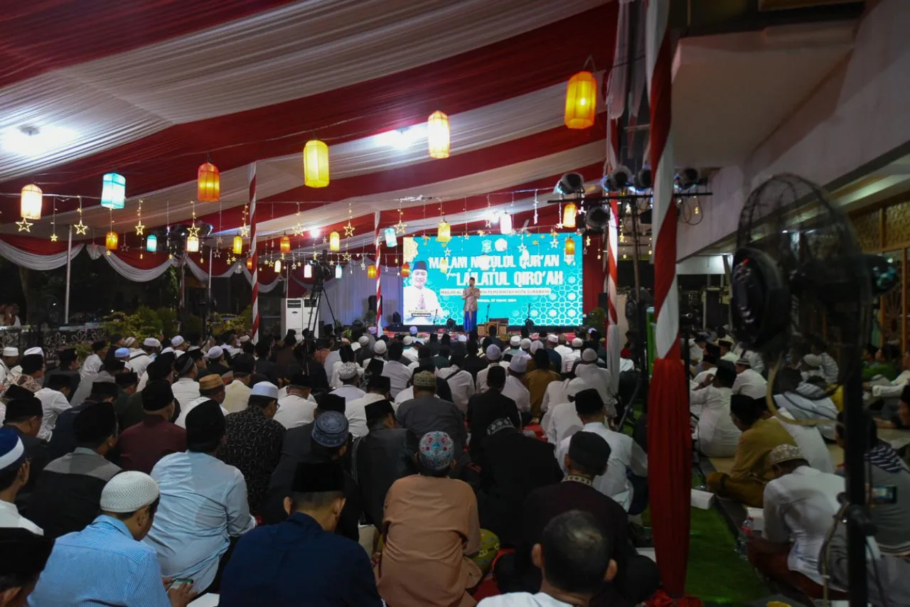 Pesan Wali Kota Eri Cahyadi di Malam Nuzulul Quran Bagi Warga Surabaya