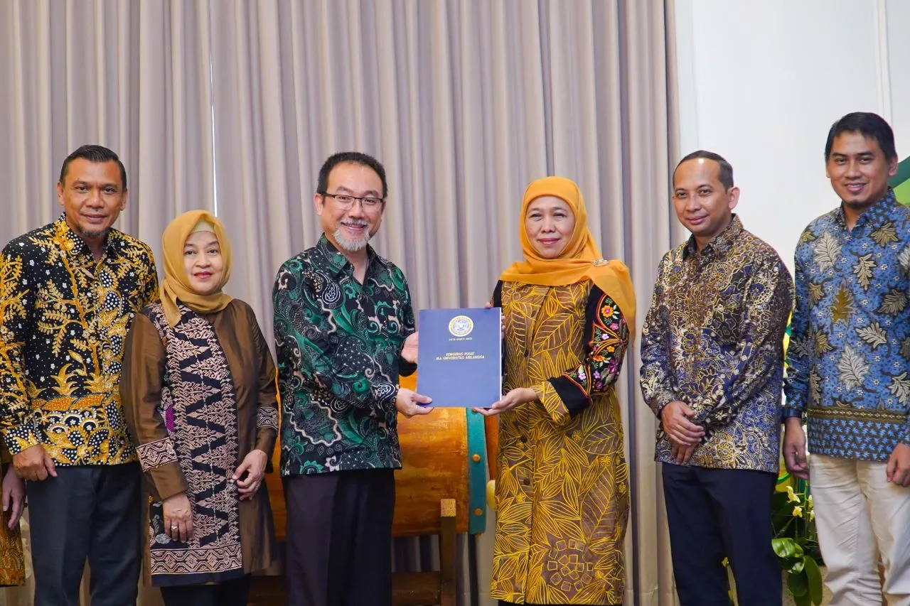 Khofifah Resmikan IKA Unair Chapter Australia