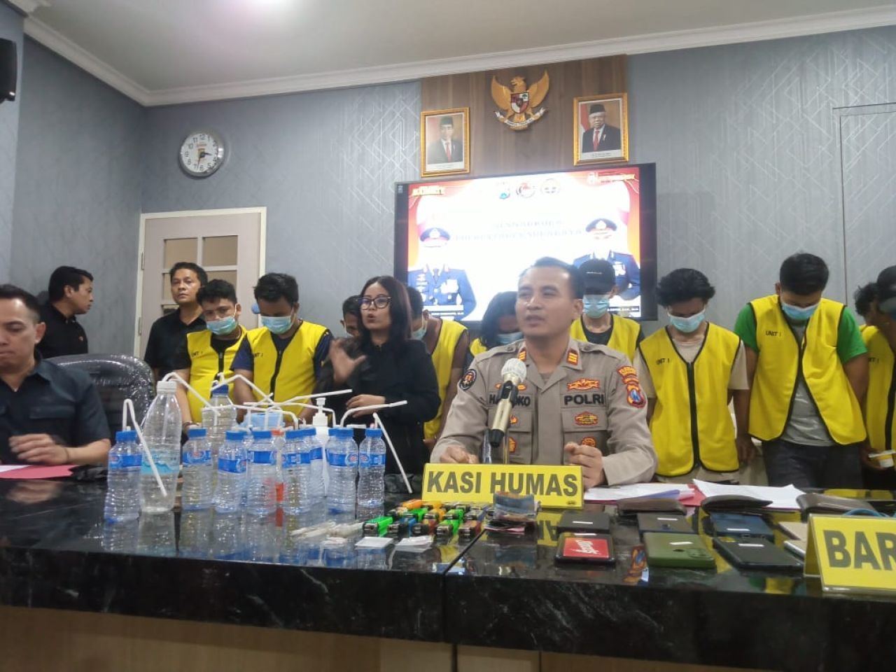 Polisi Grebek Kampung Narkoba Jalan Kunti Surabaya, 11 Orang Diamankan