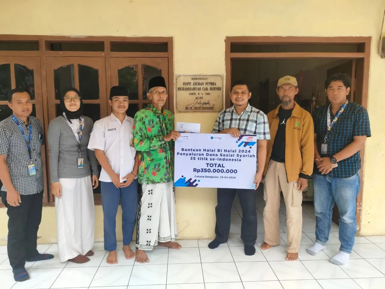 FIFGROUP Bangkalan Berbagi Kebahagian Bersama Panti Asuhan Putra Muhammadiyah