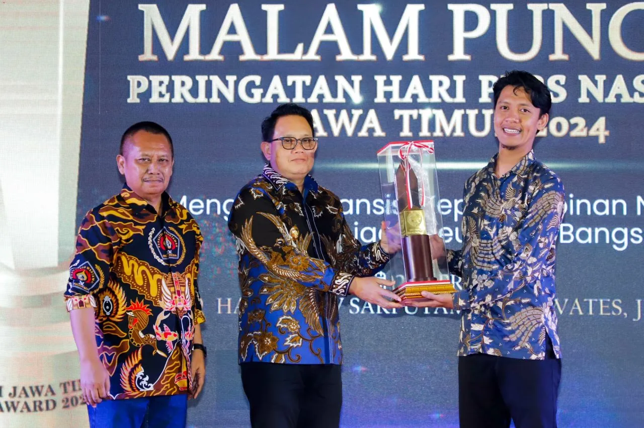 Berhasil Wujudkan Pemilu di Jatim Aman dan Kondusif, Pj. Gubernur Adhy Terima Prapanca Award 2024