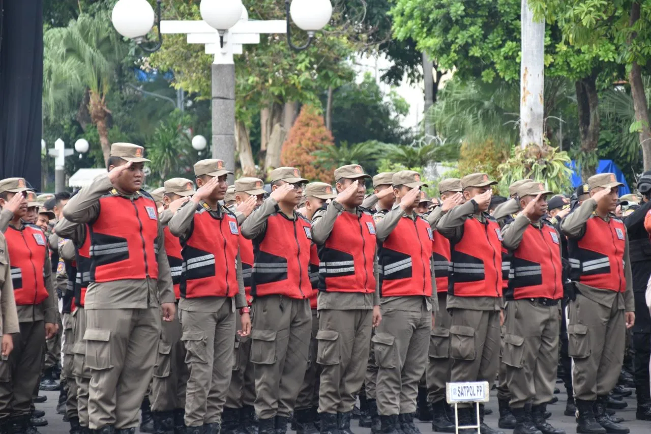 Pemkot Surabaya Siagakan Satpol PP di 137 Traffic Light, Ada Apa?