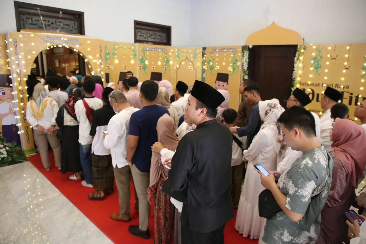 Open House di Rumah Dinas Eri Cahyadi, Warga Rela Antre Sejak Pukul 6 Pagi