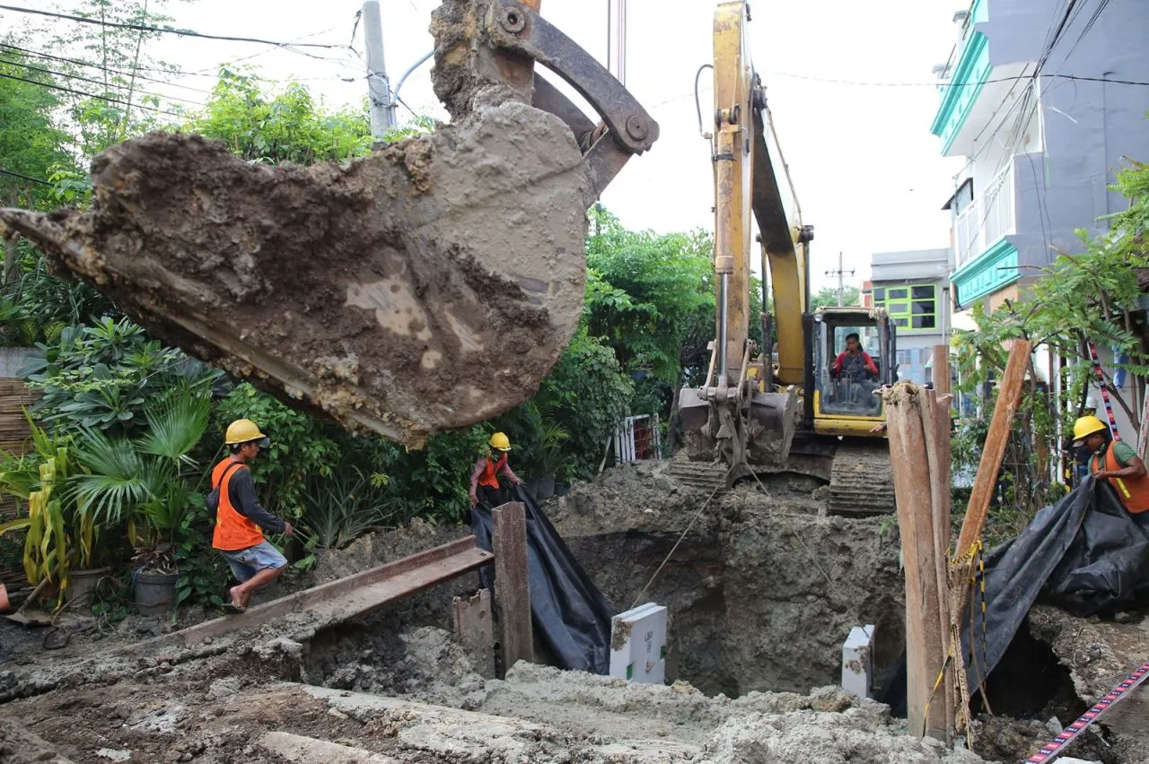 Pengerjaan Box Culvert Dukuh Kupang Sebabkan Banjir, Wali Kota Eri Cahyadi Minta Maaf kepada Warga Surabaya
