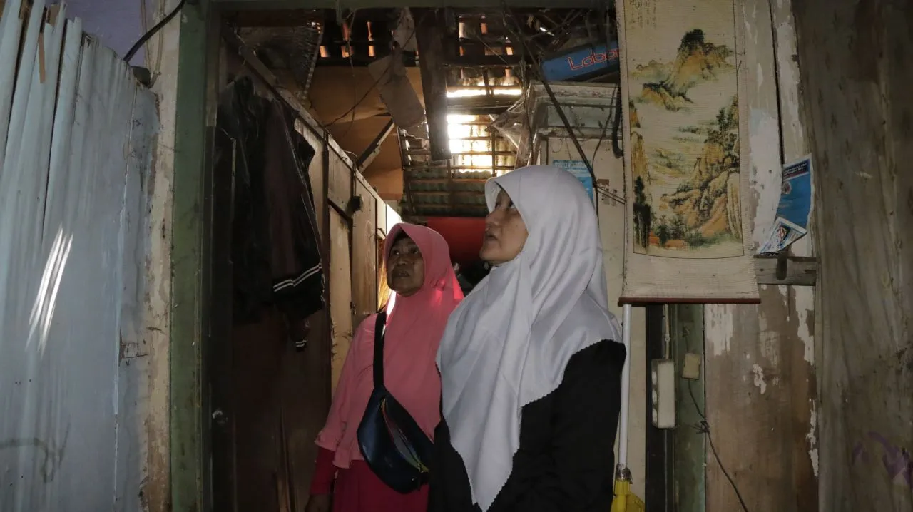 Tinjau Rumah Bocor Dan Lapuk, Reni Astuti: Pemkot Segera Tindak Lanjut Usulan Rutilahu, Jangan Tunggu Roboh