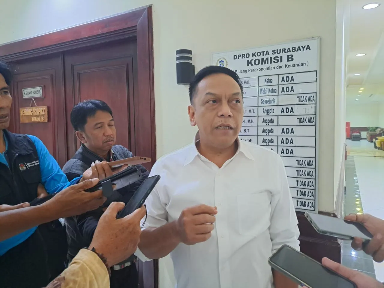 Senja Surya 3.0, Komisi B: Langkah Kongkrit Ubah Citra Pasar Surabaya