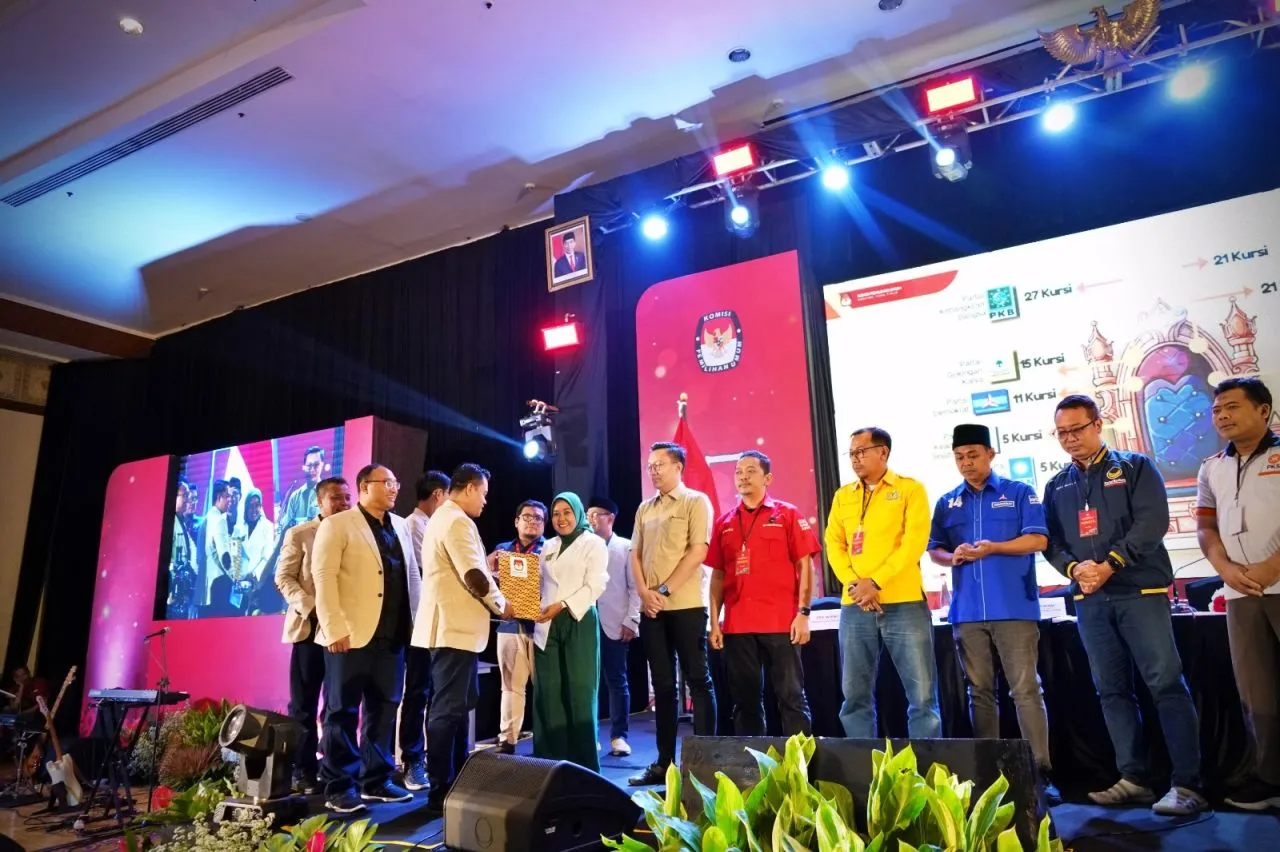 KPU Tetapkan 120 Anggota DPRD Provinsi Jatim Periode 2024-2029