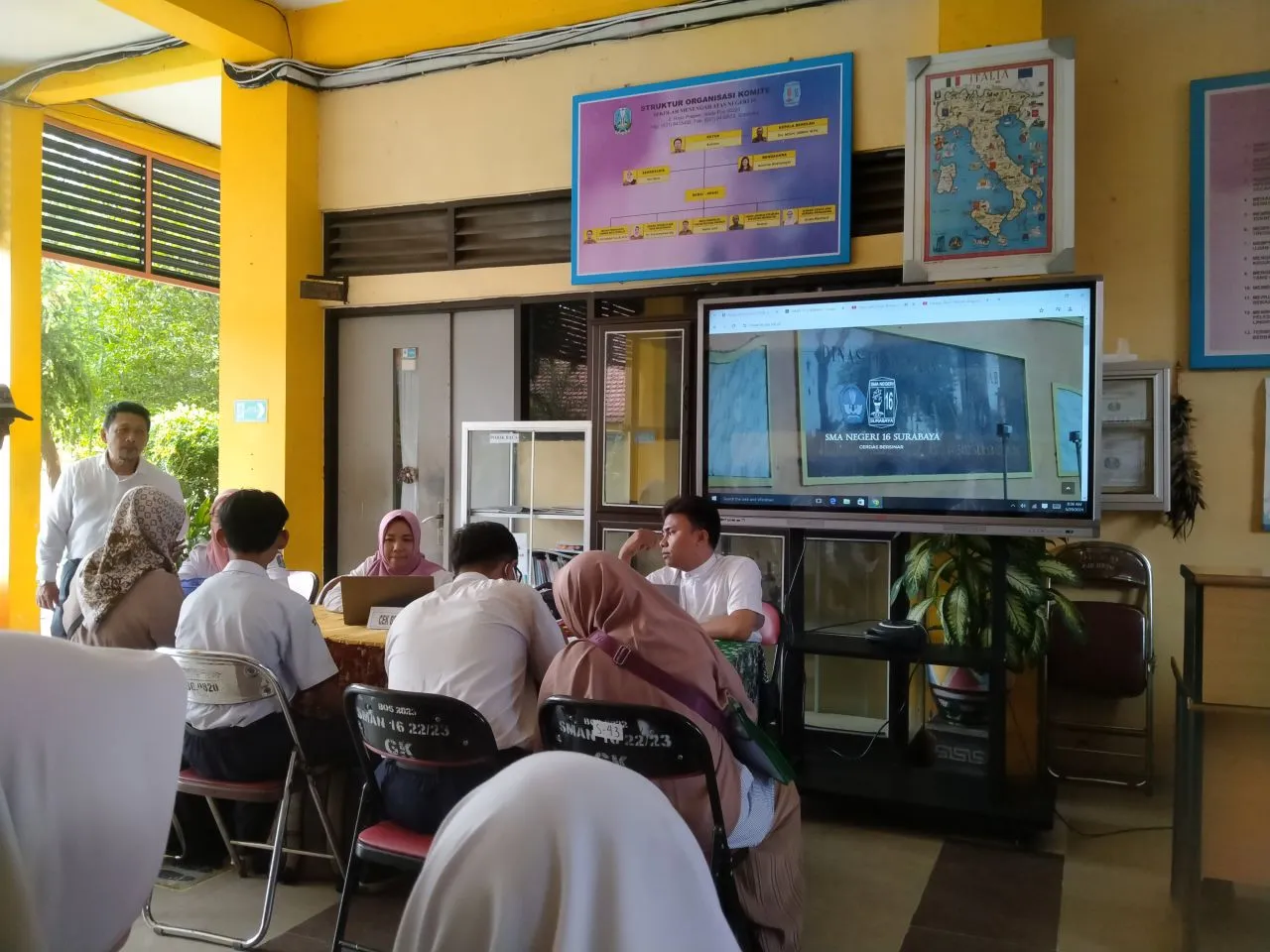 PPDB Dimulai, Wali Murid Akui Tak Ada Kendala Pengambilan PIN SMA Sederajat