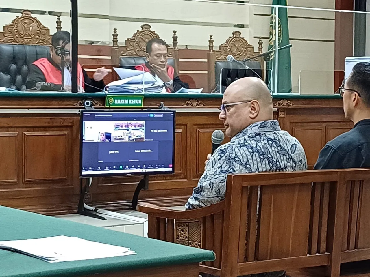 Di Sidang Tipikor Surabaya, Suami Maia Estianty Berkelit Uang Rp.100 Juta untuk Pembayaran Hutang