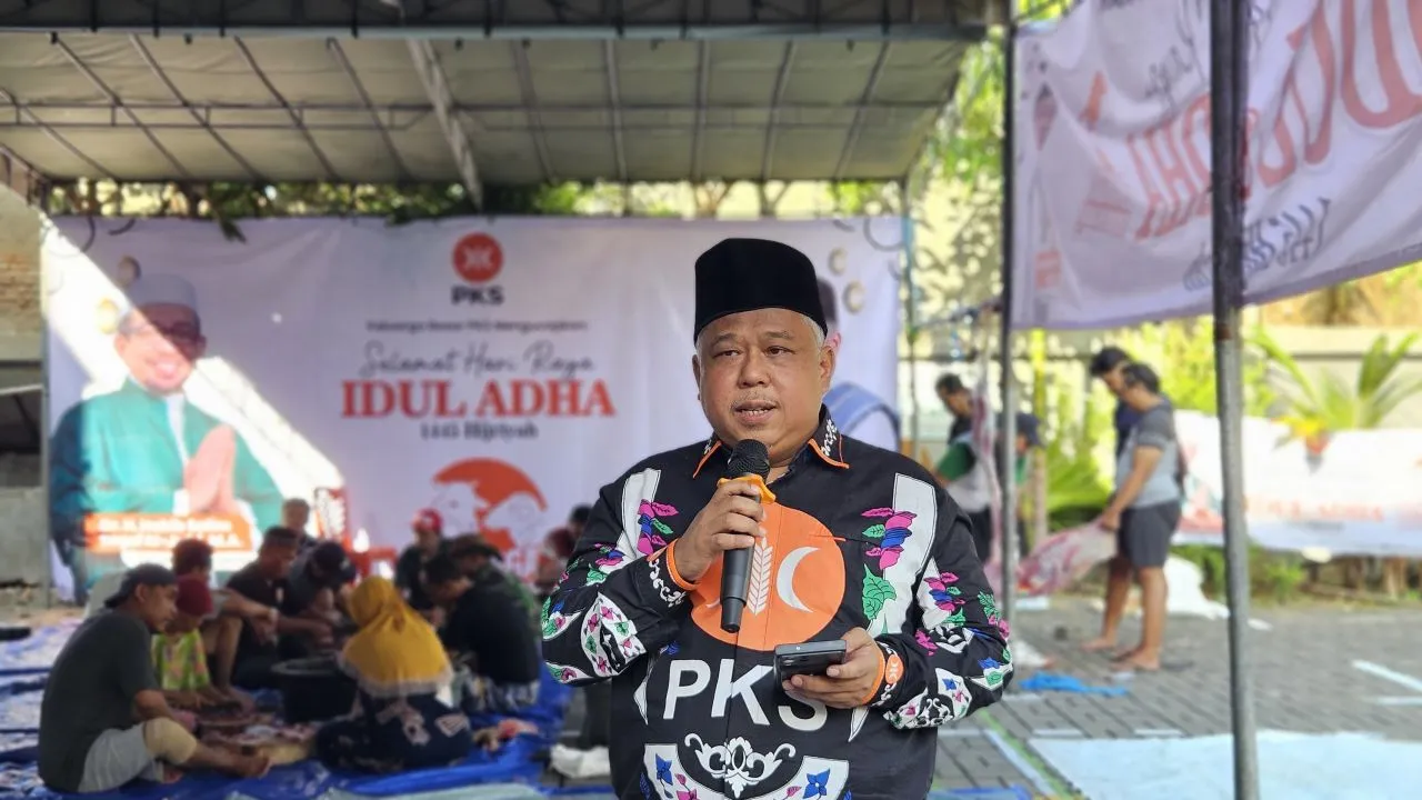 PKS Jatim Bagikan 200 Ribu Paket Daging Kurban, Kang Irwan: Semangat Terus Layani Masyarakat Jawa Timur